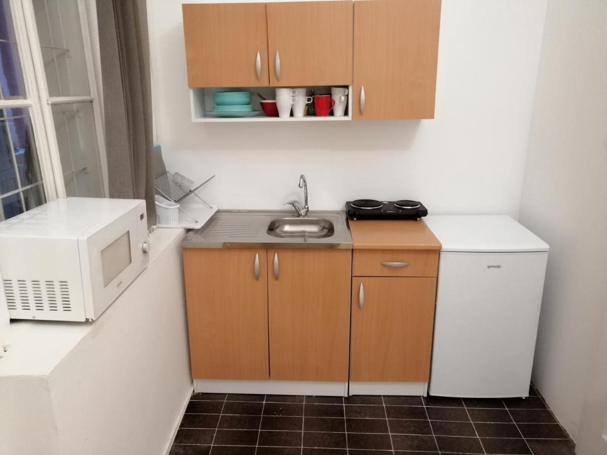 Filinhome Zmaj Jovina Suite Novi Sad Eksteriør billede