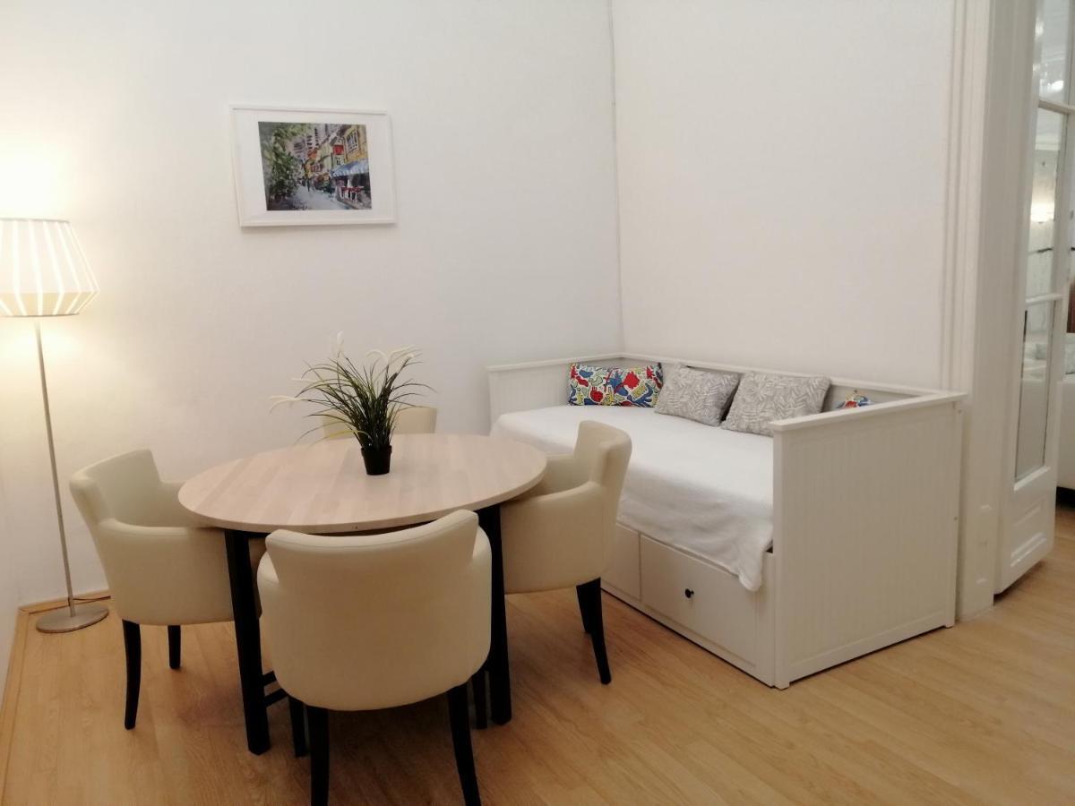 Filinhome Zmaj Jovina Suite Novi Sad Eksteriør billede