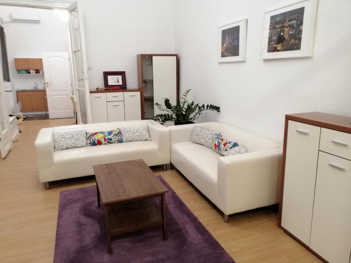 Filinhome Zmaj Jovina Suite Novi Sad Eksteriør billede
