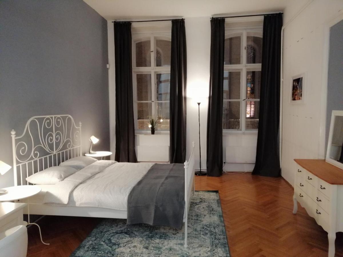 Filinhome Zmaj Jovina Suite Novi Sad Eksteriør billede